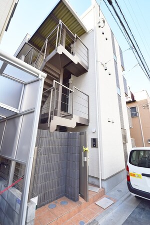 AT EASE 東日暮里の物件外観写真